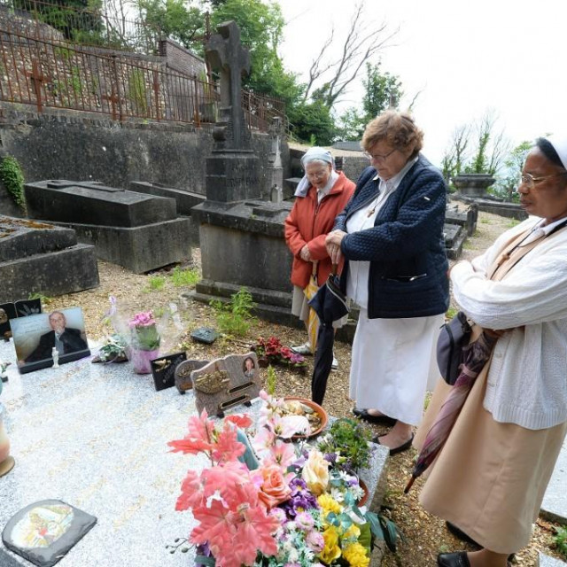 Grob svećenika Jacquesa Hamela

