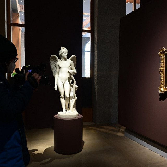 Pogled na djelo čiji je autor  Antonio Canova, Gallerie d'Italia museum in Milan. Ermitaž traži povrat i ovijh djela

