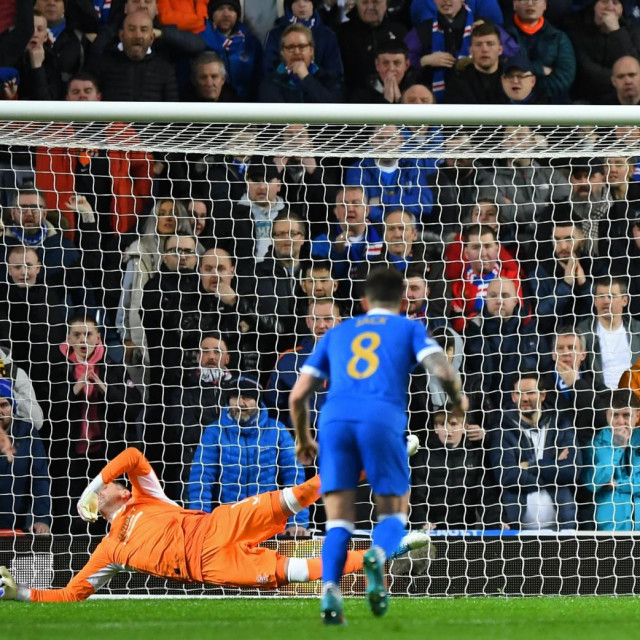 Allan McGregor brani jedanaesterac Aleksandru Kataiju
