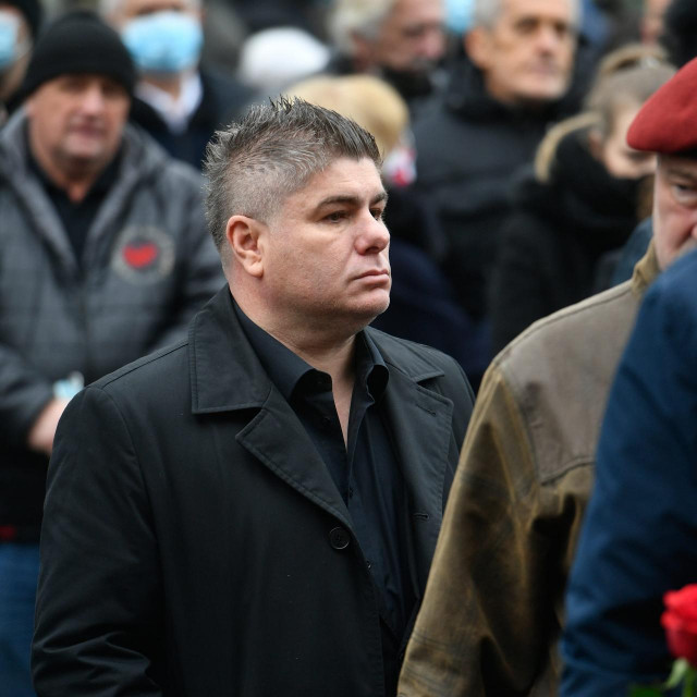 Voditelj Velimir Bujanec
