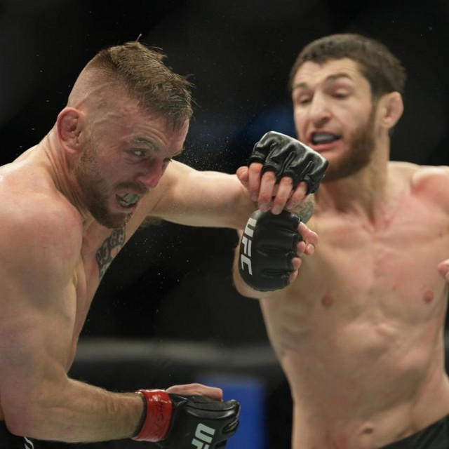 Tim Elliott vs. Tagir Ulanbekov

