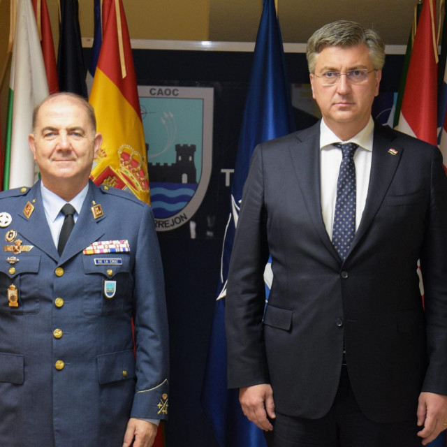 Fernando de la Cruz i Anred Plenković
