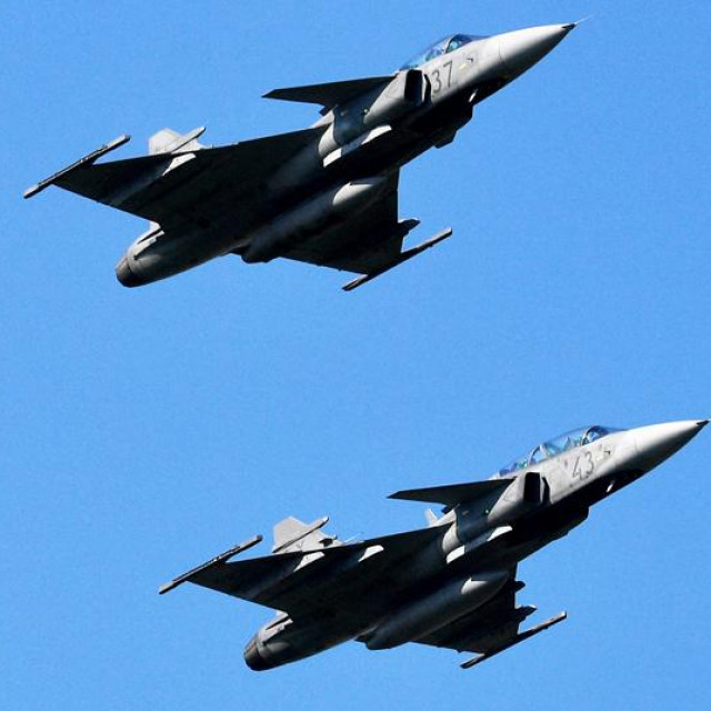 U sporazumu s Mađarskom definirano je da naoružani avion jedne stranke u provedbi nadzora zračnog prostora druge stranke može upotrijebiti silu u skladu s NATO-ovim pravilima
