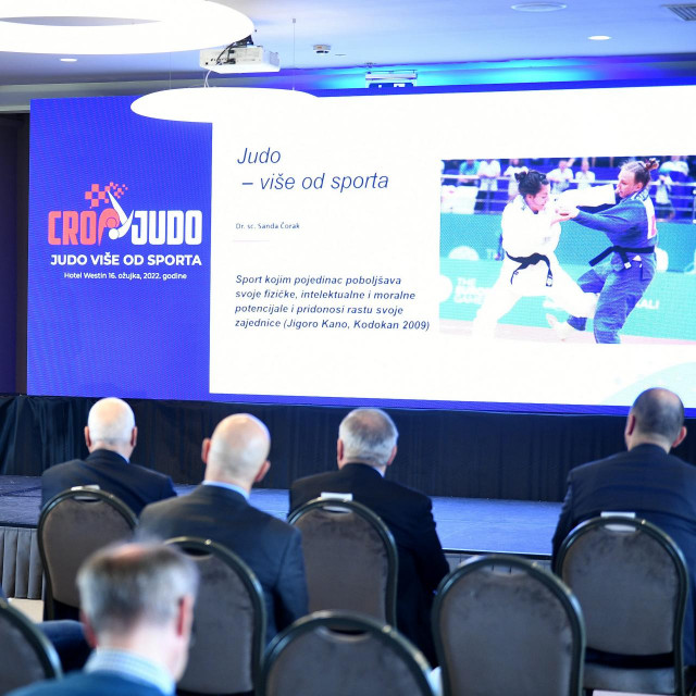 Judo je lako provediv i za školske programe jer sadrži inkluzivnost i jednakost te rodnu ravnopravnost, naglasila je Sanda Čorak (na fotografiji za govornicom)
