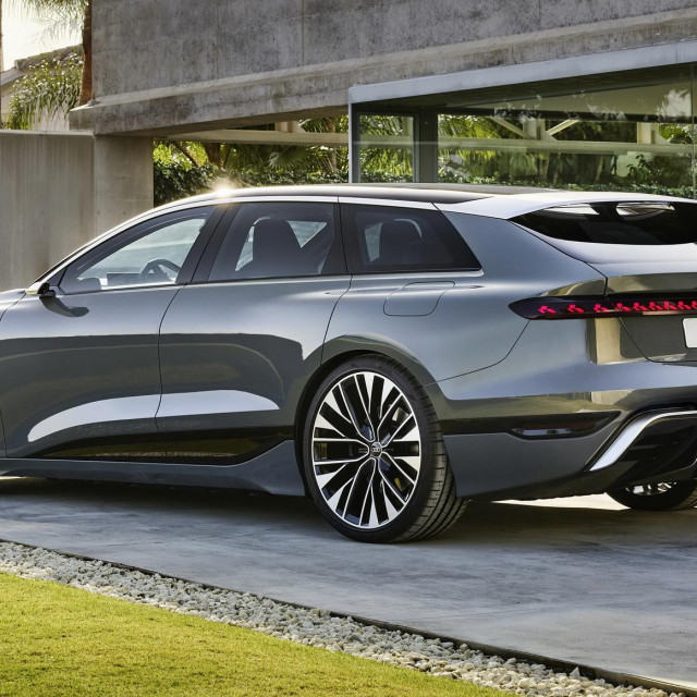 Audi A6 e-tron Avant (koncept)
