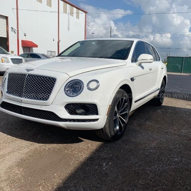 2018. Bentley Bentayga
