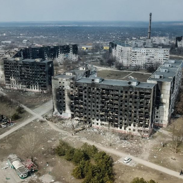 Rusi neprestano bombardiraju Mariupolj
