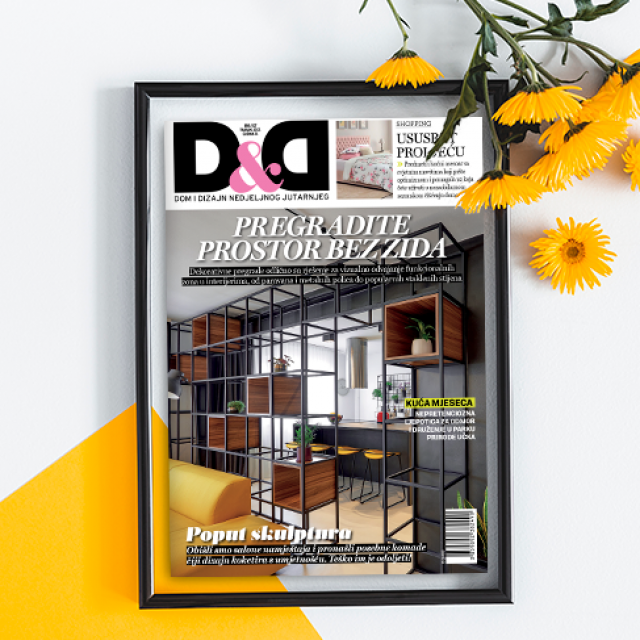 Naslovnicu krasi stan u kojemu su dnevni boravak i kuhinja odvojeni providnim čeličnim policama
