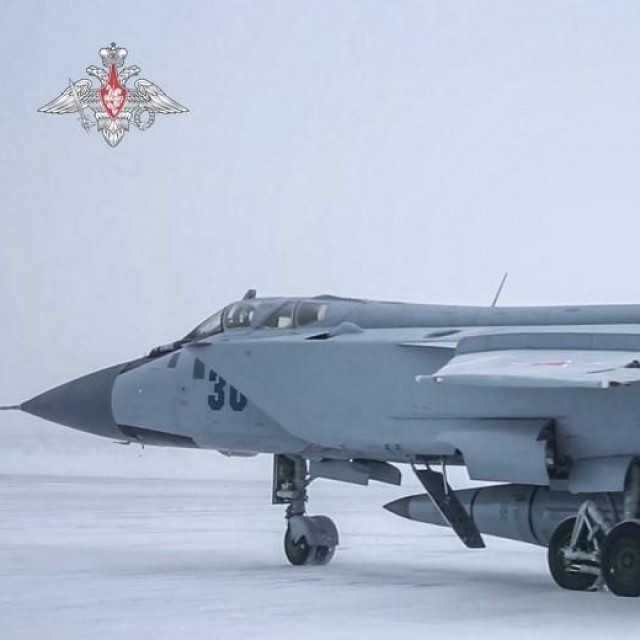 projektil Kh-47M2 'Kindžal' na avionu MiG-31K 
