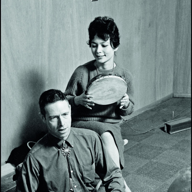 Watts je od najranijeg djetinjstva bio zadivljen različitim duhovnim tradicijama, posebno onima Dalekoga istoka
