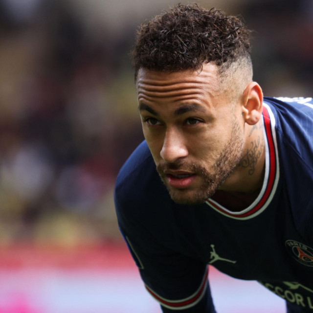 Neymar looks
