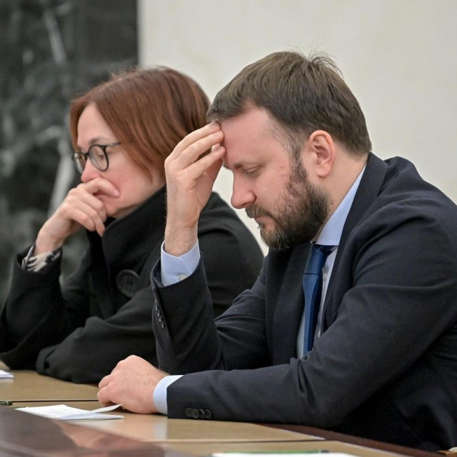Zabrinuta Elvira Nabiulina na sastanku nakon udara sankcija
