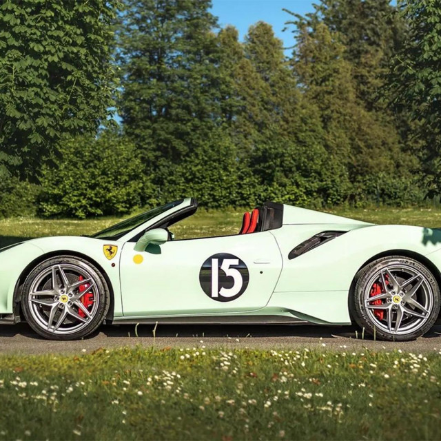 Ferrari 488 Pista Spyder
