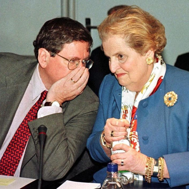 Richard Holbrooke i Madeleine Albright
