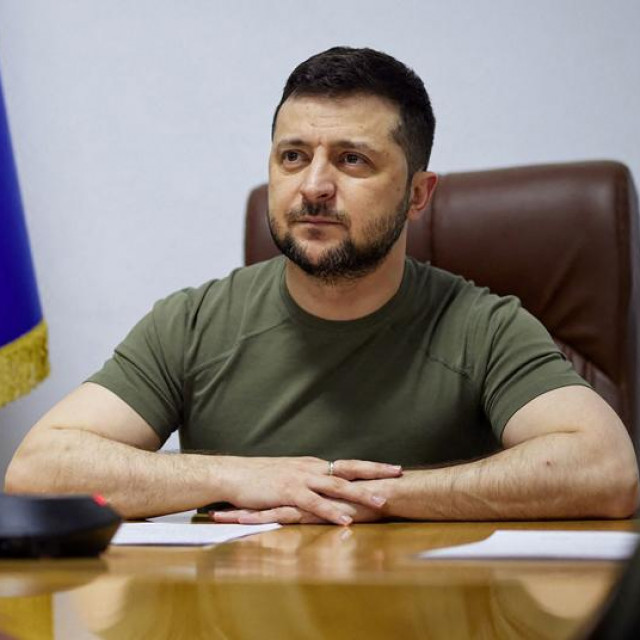 Volodimir Zelenski; u krugu Viktor Orban
