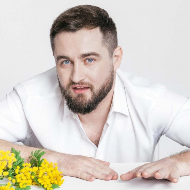 Fotografija: Mare Milin
Kreativno vodstvo i styling: Romano Decker 
Make-up i kosa: Simona Antonović
Asistentica snimanja: Lea Ladišić 

 
