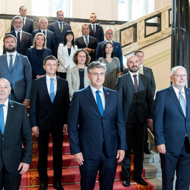 Vlada, grupna fotografija