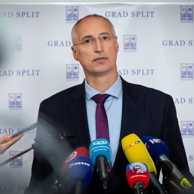 Ivica Puljak

 