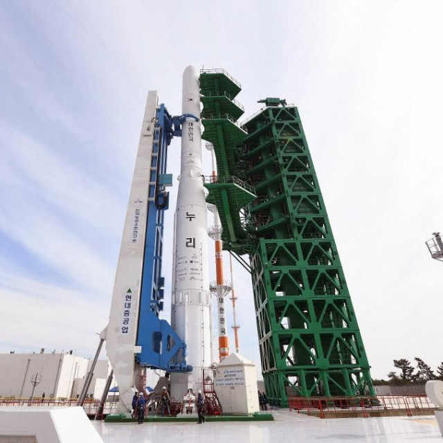 Raketa Nuri na nosaču.