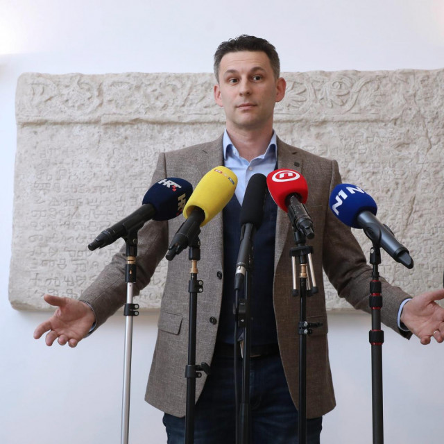 Zvonimir Troskot, Božo Petrov, Nikola Grmoja