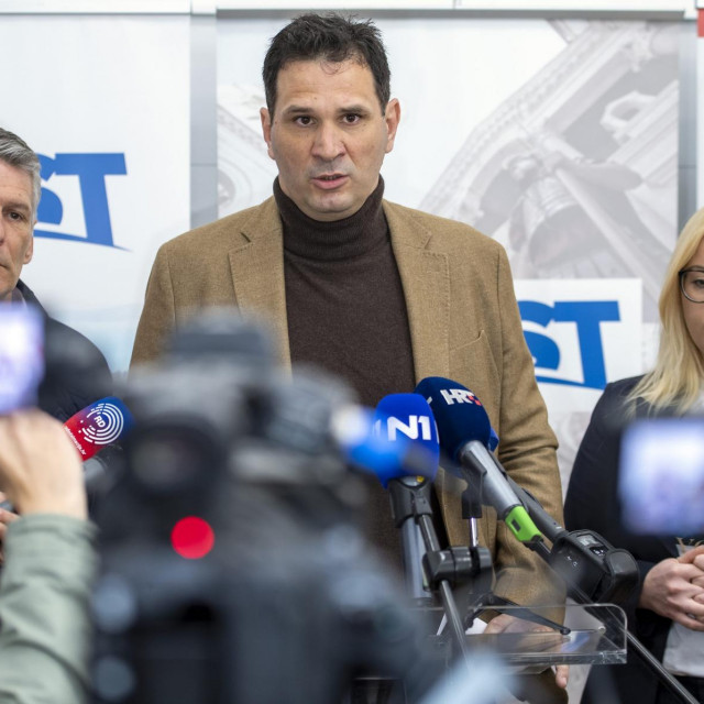 Gradski vijećnici stranke MOST Josip Markotić, Ivana Ljulj Cvitanić i Ivica Grković