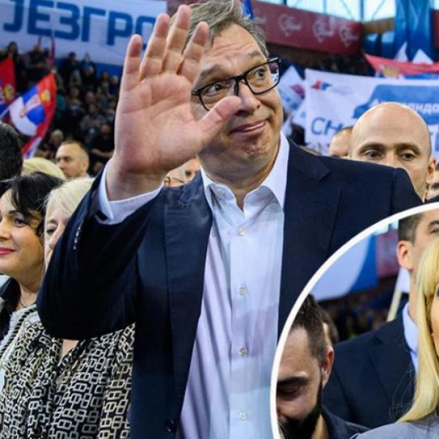 Aleksandar Vučić i Iva Štrljić (u krugu)