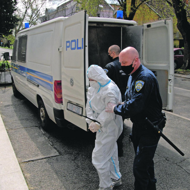 Privođenje majke koja je osumnjičena za zlostavljanje i smrt djevojčice