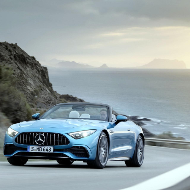 2023. Mercedes-AMG SL43