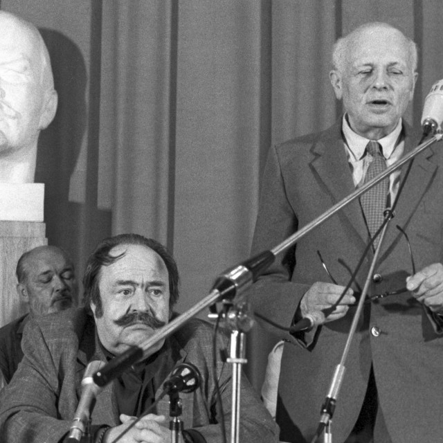 Andrej Saharov (desno)