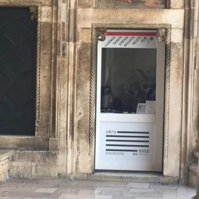 stolarija na trijemu Kneževa dvora