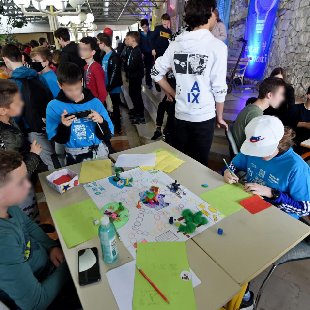 Polaznici Centra izvrsnosti Splitsko-dalmatinske županije izložili su svoje projekte i radove