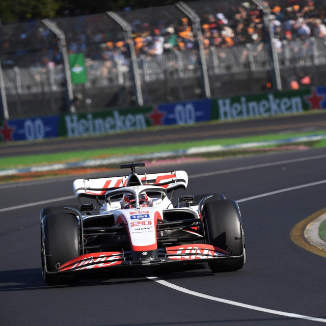 Utrku na Albert Parku je pratilo skoro 420.000 ljudi 