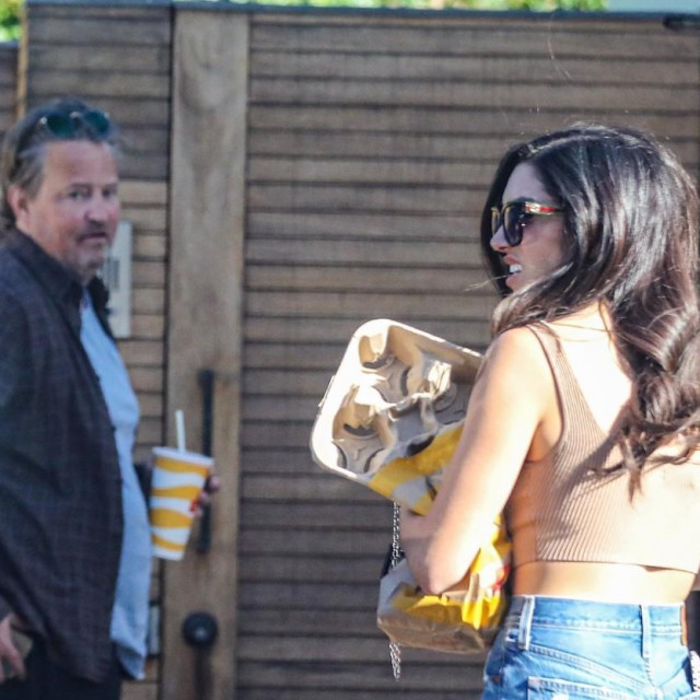 Zvijezda 'Prijatelja' Matthew Perry i misteriozna brineta