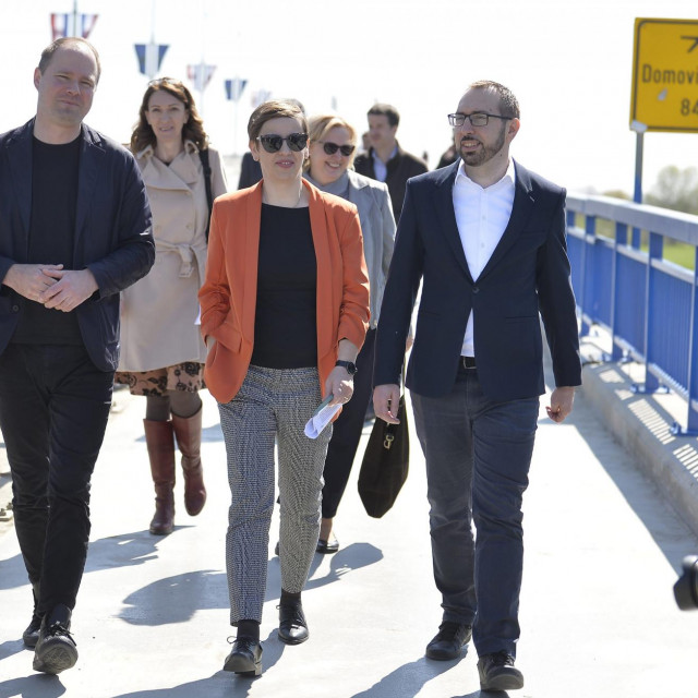 Luka Korlaet, Danijela Dolenec, Tomislav Tomasević
 