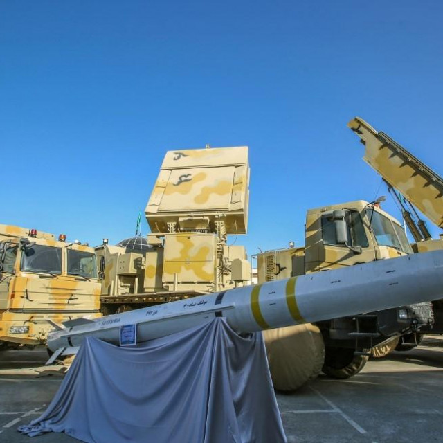 Iranski raketni sustav Bavar 373