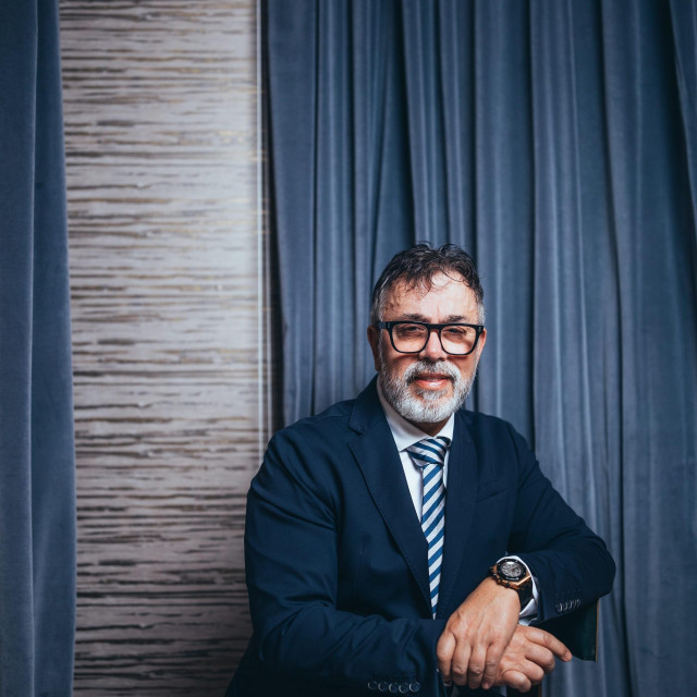 Kozmetski kirurg doc. dr. sc. Zoran Žgaljardić