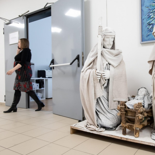 Skulptura svete obitelji na Laudato TV-u