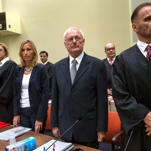 Josip Perković i Anto Nobilo (desno)