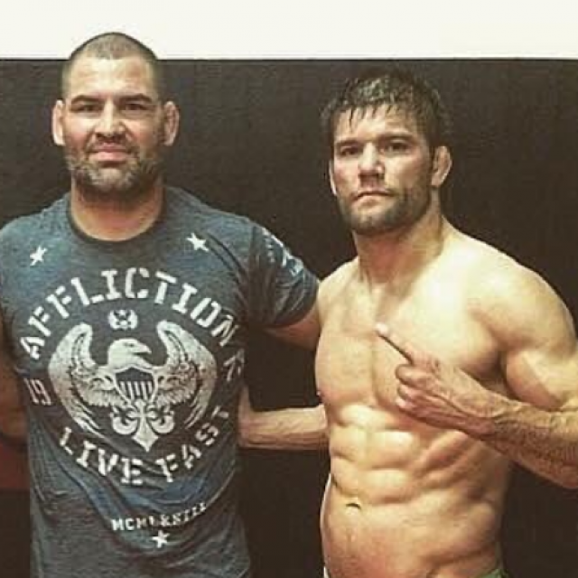 Cain Velasquez i Josh Thomson