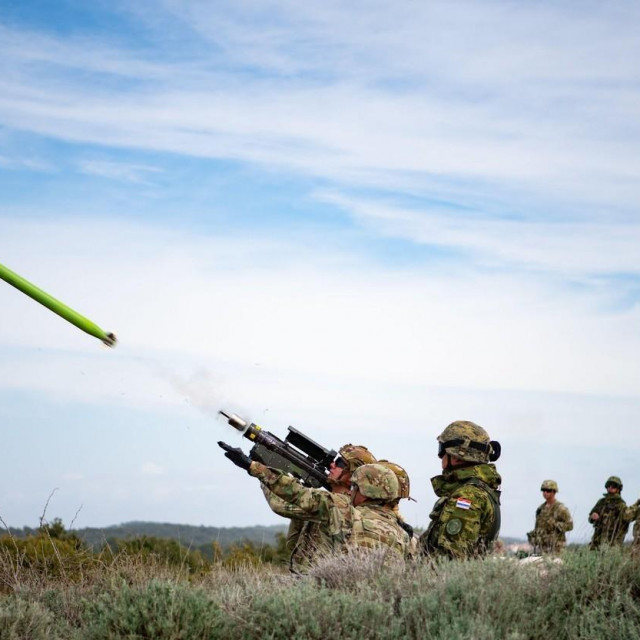 Pucanje iz Stingera na Kamenjaku