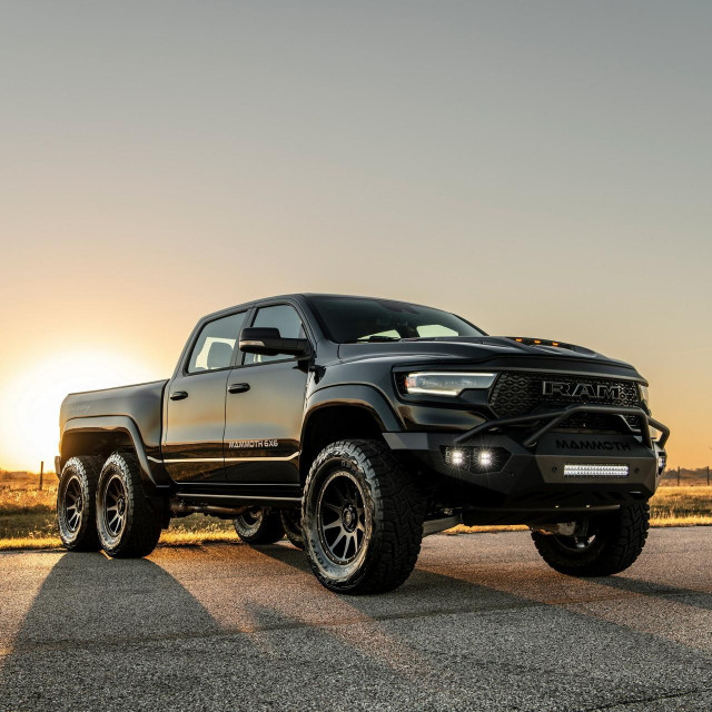 Hennessey Mammoth 1000 6X6 TRX