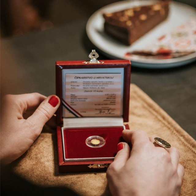 Zlatnik ”Čipkarstvo u Hrvatskoj”