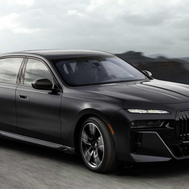2022. BMW Serija 7