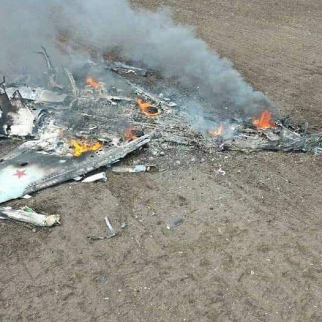 Oboreni ruski borbeni avion, vjerojatno se radi o modelu Su-35S