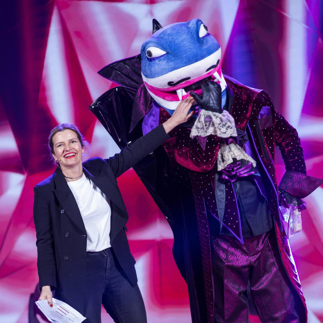  Voditeljica showa Antonija Blaće i Ajkula Drakula.
 