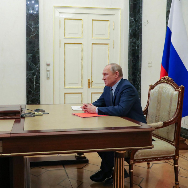 Vladimir Putin na online sastanku s Vijećem sigurnosti u Moskvi 22. travnja