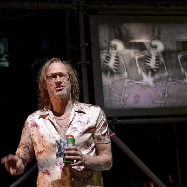 Joachim Meyerhoff kao Vernon Suboteks