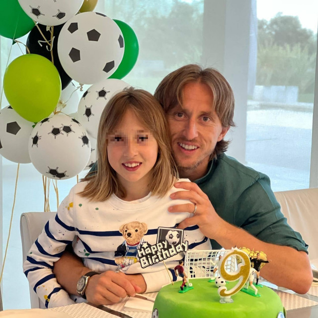 Luka Modrić s kćeri
