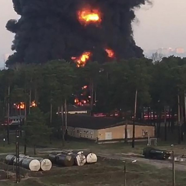 Požar skladišta nafte u Brjansku