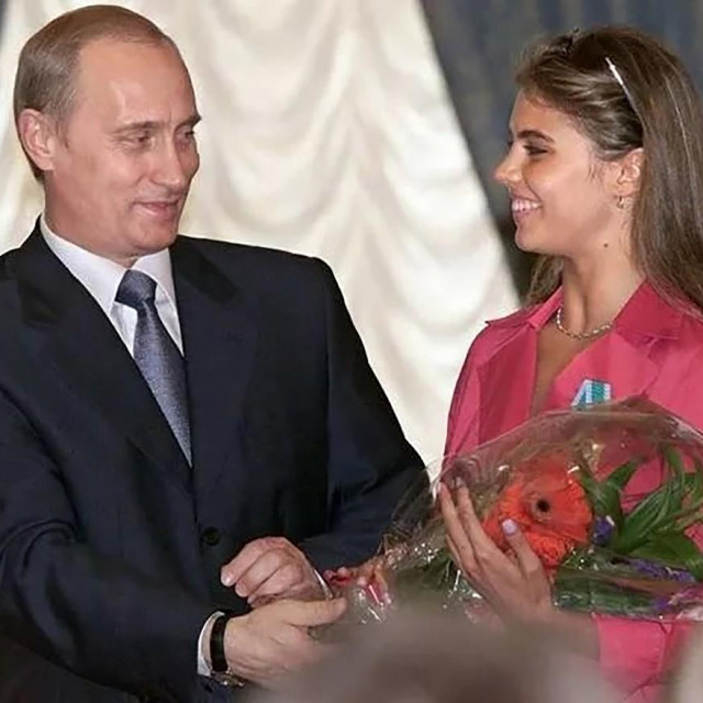 Vladimir Putin i Alina Kabajeva (arhivska fotografija)